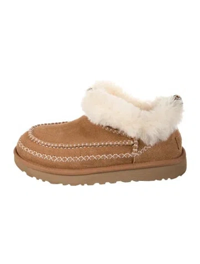 Pre-owned Ugg Suede Flats In Neutral