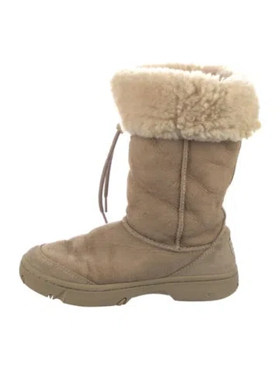 Pre-owned Ugg Suede Fur Trim Boots In Neutral