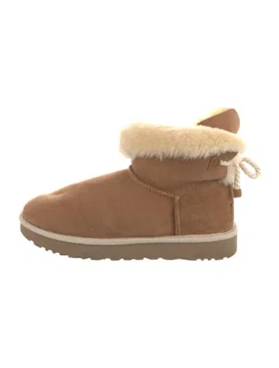 Pre-owned Ugg Suede Fur Trim Boots In Neutral