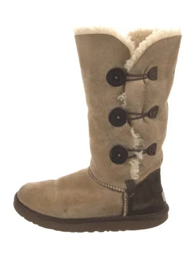 Pre-owned Ugg Suede Fur Trim Boots In Neutral