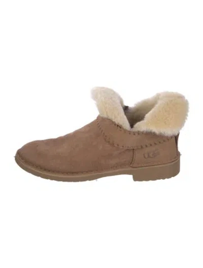 Pre-owned Ugg Suede Fur Trim Flats In Neutral