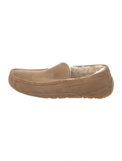 Pre-owned Ugg Suede Fur Trim Moccasins In Neutral