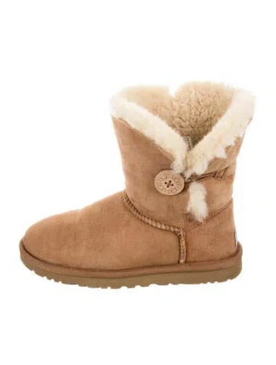 Pre-owned Ugg Suede Fur Trim Snow Boots In Neutral