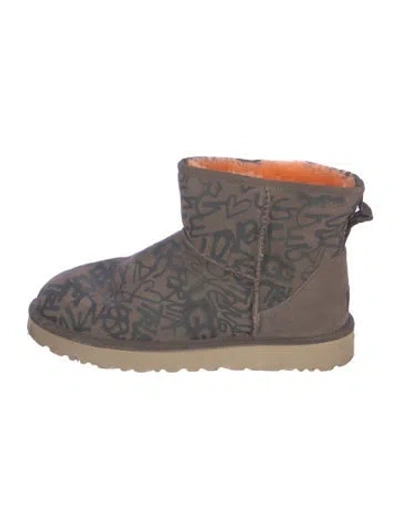 Pre-owned Ugg Suede Graphic Print Boots In Brown