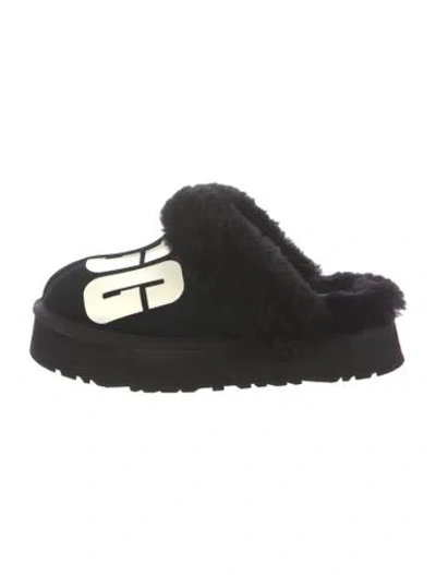 Pre-owned Ugg Suede Graphic Print Flats In Black