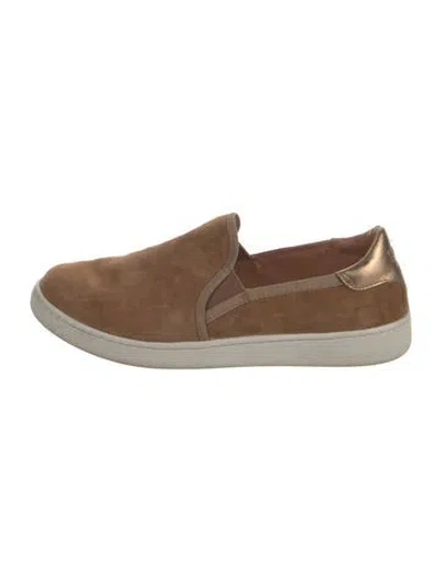 Pre-owned Ugg Suede Grosgrain Trim Sneakers In Neutral