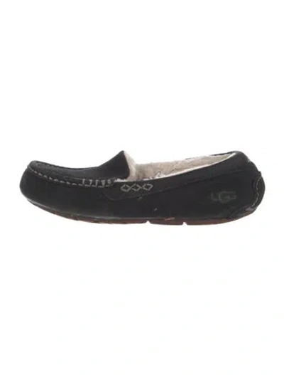 Pre-owned Ugg Suede Loafers In Black
