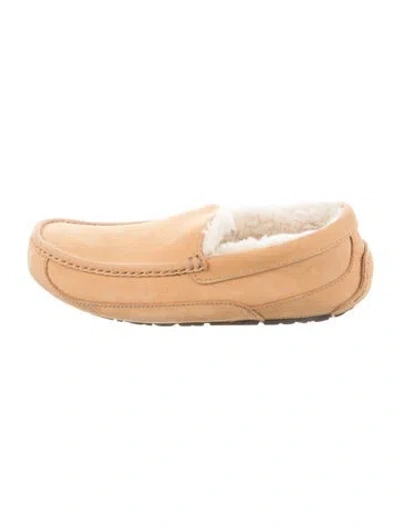 Pre-owned Ugg Suede Loafers In Brown