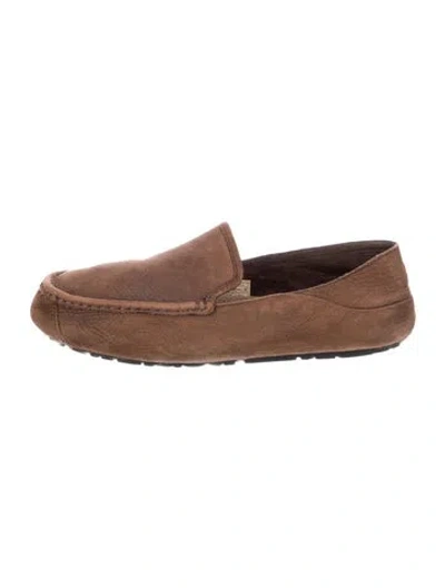 Pre-owned Ugg Suede Loafers In Brown