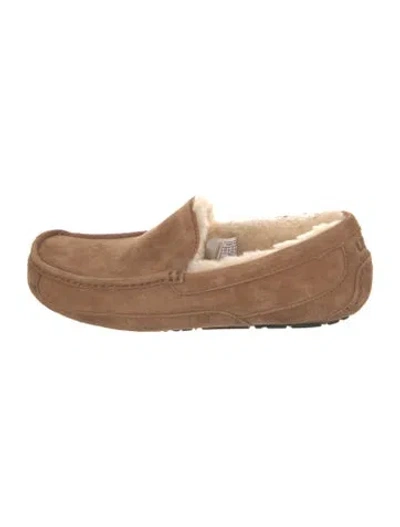 Pre-owned Ugg Suede Loafers In Brown