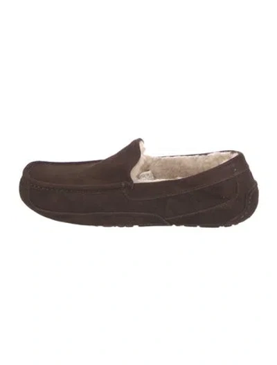Pre-owned Ugg Suede Loafers In Brown