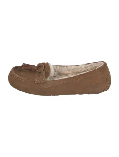 Pre-owned Ugg Suede Loafers In Brown