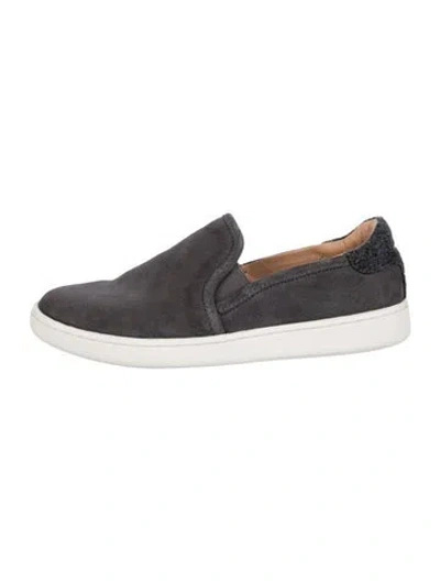 Pre-owned Ugg Suede Loafers In Gray