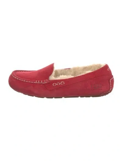 Pre-owned Ugg Suede Loafers In Red