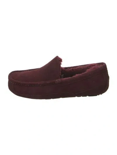 Pre-owned Ugg Suede Moccasins In Burgundy