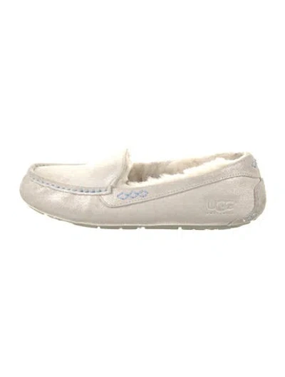 Pre-owned Ugg Suede Moccasins In Gray