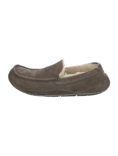 Pre-owned Ugg Suede Moccasins In Gray