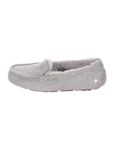 Pre-owned Ugg Suede Moccasins In Gray