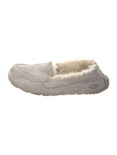 Pre-owned Ugg Suede Moccasins In Gray