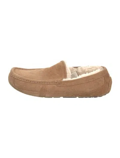 Pre-owned Ugg Suede Moccasins In Neutral