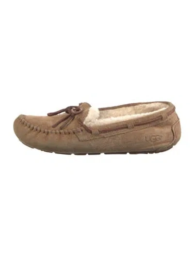 Pre-owned Ugg Suede Moccasins In Neutral