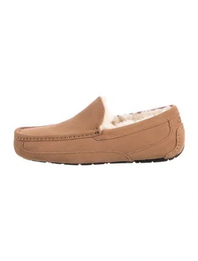 Pre-owned Ugg Suede Moccasins In Neutral