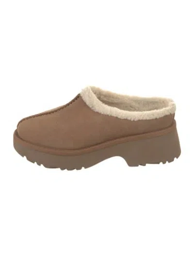 Pre-owned Ugg Suede Mules In Brown
