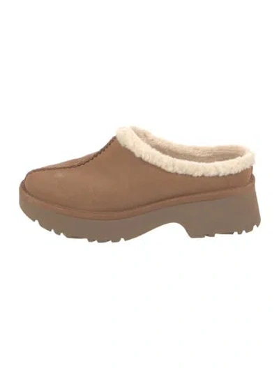 Pre-owned Ugg Suede Mules In Brown
