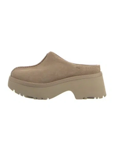 Pre-owned Ugg Suede Mules In Neutral