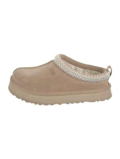 Pre-owned Ugg Suede Mules In Neutral