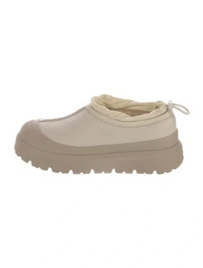 Pre-owned Ugg Suede Oxfords In Neutral