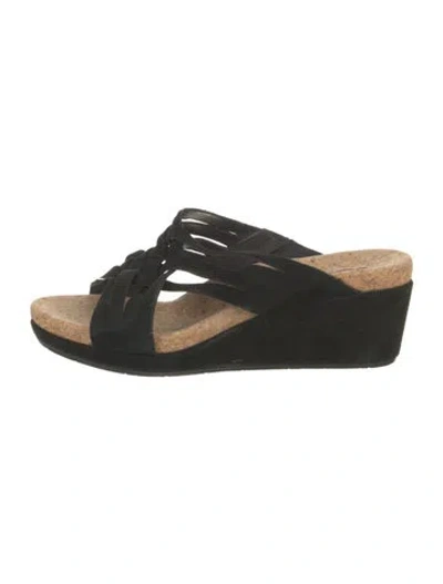 Pre-owned Ugg Suede Sandals In Green