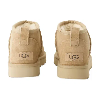 Ugg Suede Sheepskin-lined Boots In Neutral