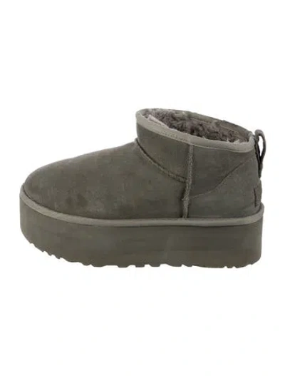 Pre-owned Ugg Suede Slippers In Green