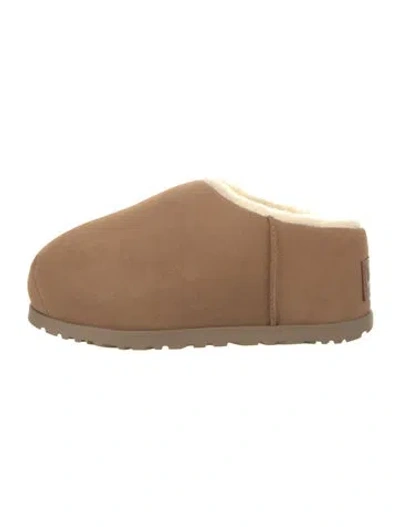 Pre-owned Ugg Suede Slippers In Neutral