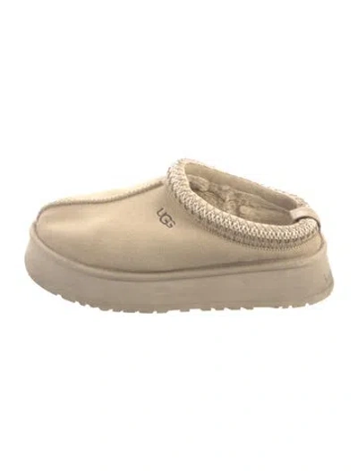 Pre-owned Ugg Suede Slippers In Neutrals