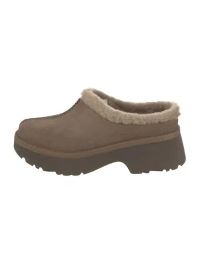 Pre-owned Ugg Suede Sneakers In Neutral