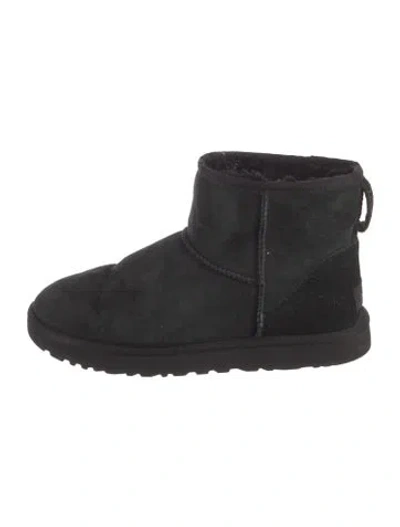 Pre-owned Ugg Suede Snow Boots In Black