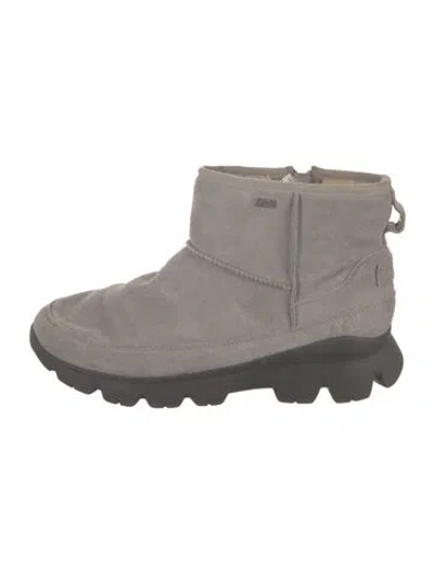 Pre-owned Ugg Suede Snow Boots In Gray