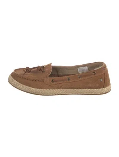Pre-owned Ugg Suede Whipstitch Trim Loafers In Brown/neutrals