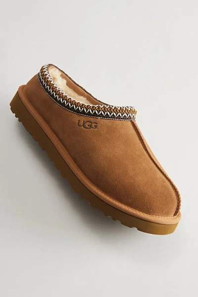 UGG TASMAN SLIPPER CLOG IN CHESTNUT, MEN'S AT URBAN OUTFITTERS,59693127