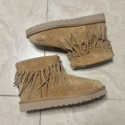 Pre-owned Ugg Tassel Native American Bazo 1999 Brown Boots Mens 11 In Sand