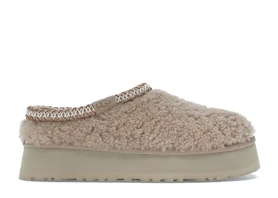 Pre-owned Ugg Tazz Slipper Maxi Curly (women's) Sneakers In Sand