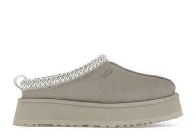 Pre-owned Ugg Tazz Slipper (women's) Sneakers In Pumice
