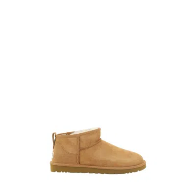 UGG ULTRA MINI  ANKLE BOOTS