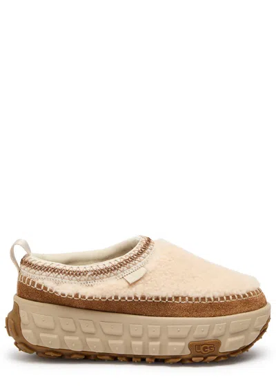 Ugg Venture Daze Cozy Shearling Flatform Shoes In Beige