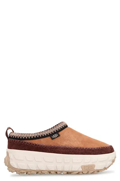 Ugg Venture Daze Shearling-lined Suede Mini Sabot In Brown