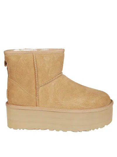 Ugg W Classic Mini Platform In Beige