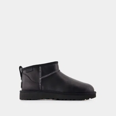 Ugg W Classic Ultra Mini Ankle Boots In Black