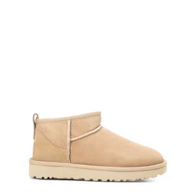 Ugg W Classic Ultra Mini Boots In Sand
